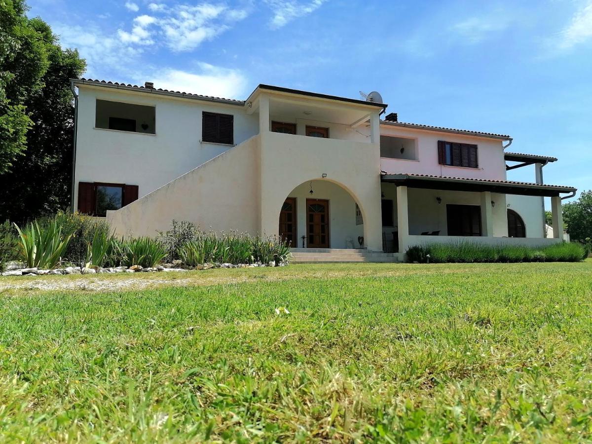 Appartamento Casa Val Madorso Peroj Esterno foto