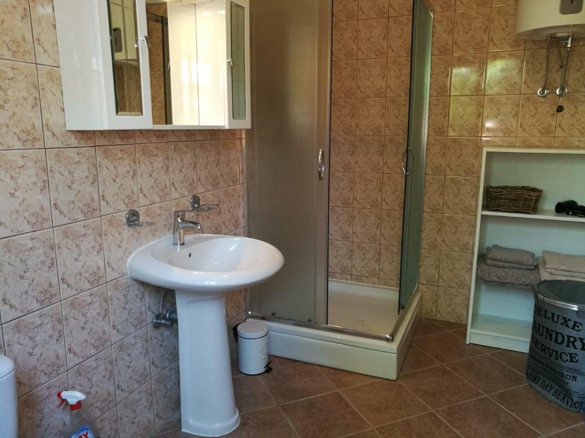 Appartamento Casa Val Madorso Peroj Esterno foto