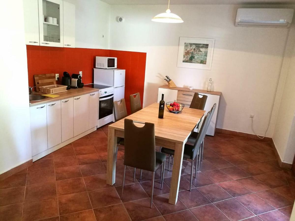 Appartamento Casa Val Madorso Peroj Esterno foto