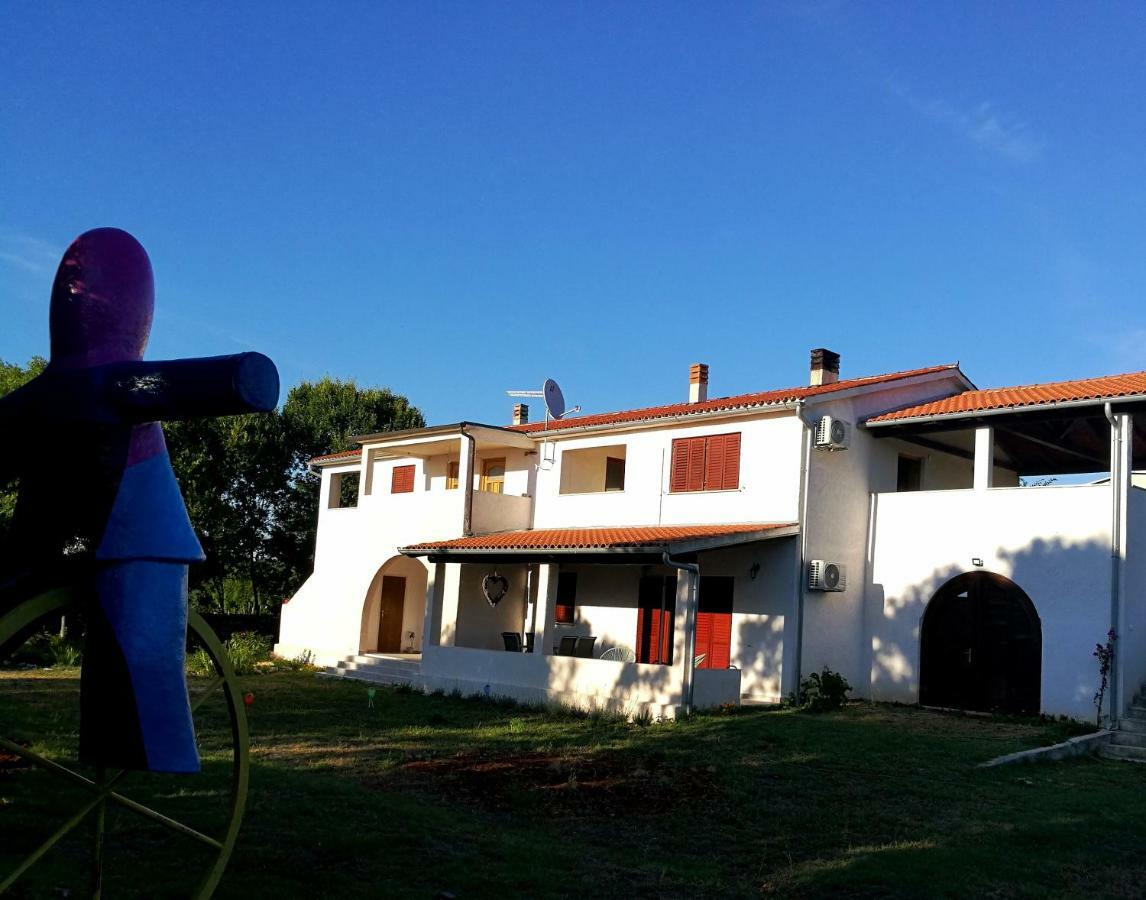 Appartamento Casa Val Madorso Peroj Esterno foto